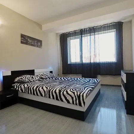 Spacious And Bright Maisonette Center Apartment Varna