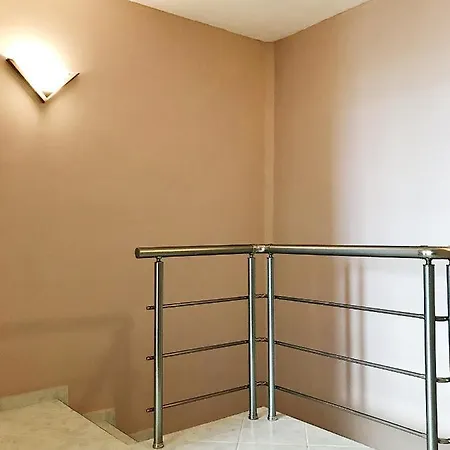 Spacious And Bright Maisonette Center * ヴァルナ