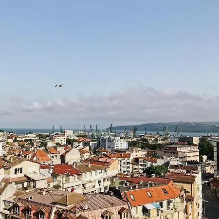 アパート Spacious And Bright Maisonette Center ヴァルナ