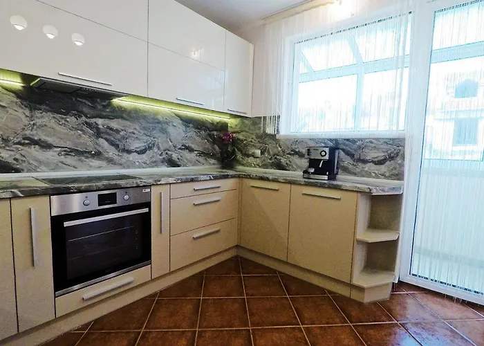 Spacious&bright Maisonette Center