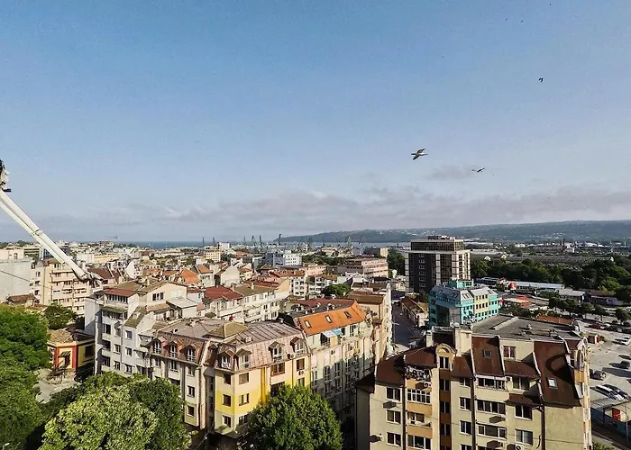 Spacious&bright Maisonette Center *