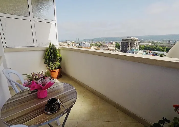 Spacious&bright Maisonette Center Appartement Varna