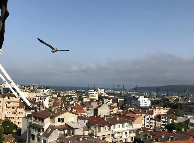 Spacious&bright Maisonette Center